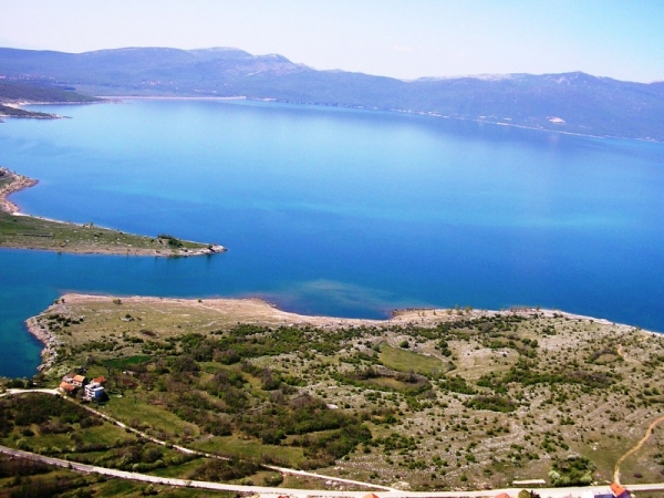 Na&scaron;e drago, Bu&scaron;ko jezero...