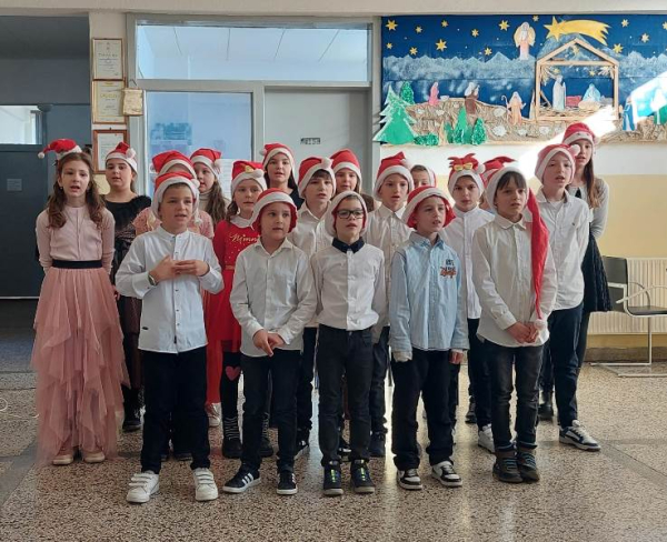 Božićna priredba u Osnovnoj &scaron;koli Stjepana Radića
